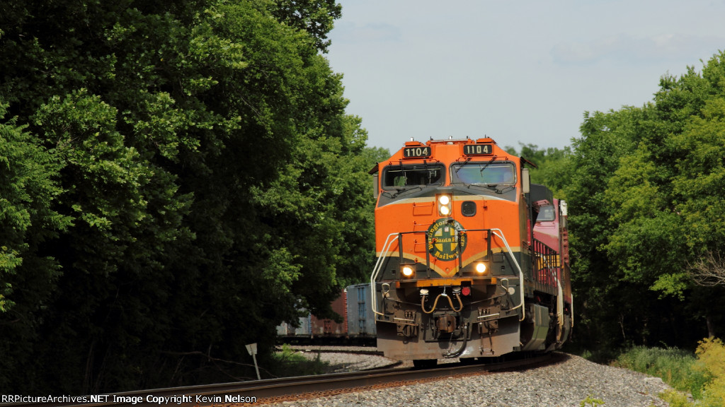 BNSF 1104   CW44-9W